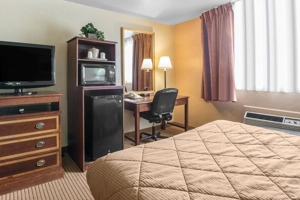 Rodeway Inn Fort Morgan Extérieur photo