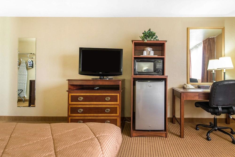 Rodeway Inn Fort Morgan Extérieur photo
