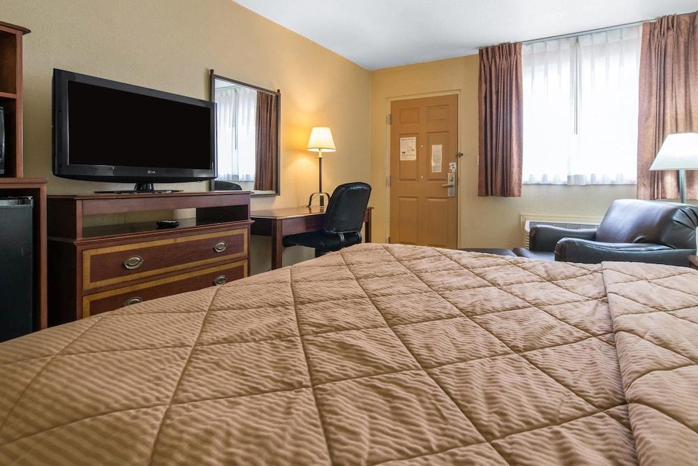 Rodeway Inn Fort Morgan Extérieur photo
