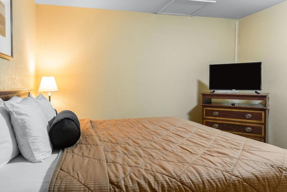 Rodeway Inn Fort Morgan Extérieur photo