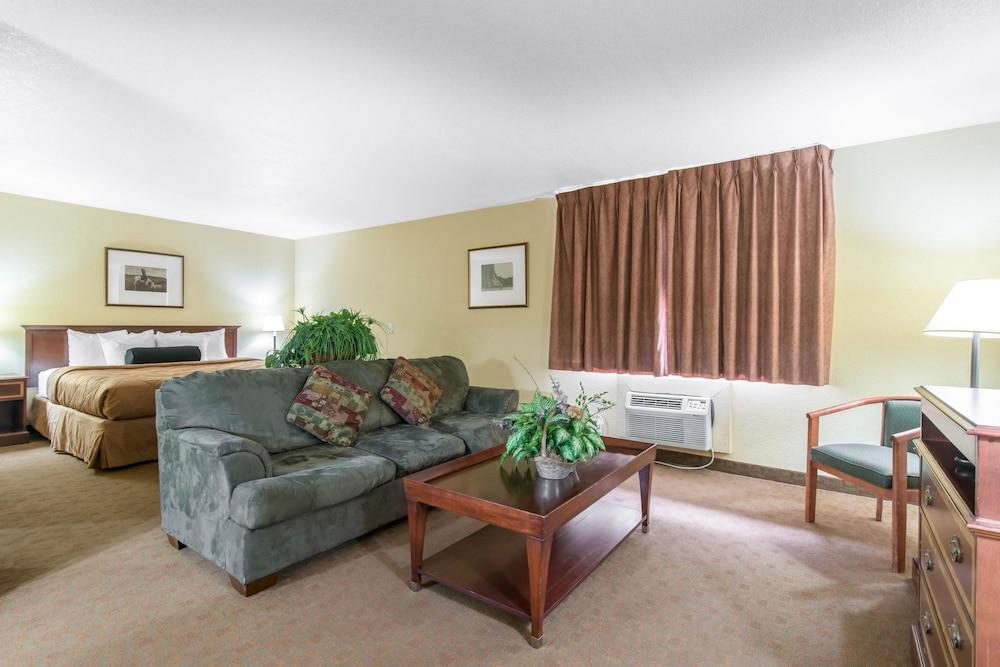 Rodeway Inn Fort Morgan Extérieur photo